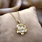 BLOMSTERFRYD MED GULLKANT - KJEDE  thumbnail