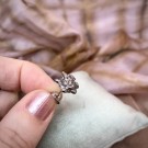 NYHET: BLOMSTERNATT STUDS DYPPET I SØLV thumbnail