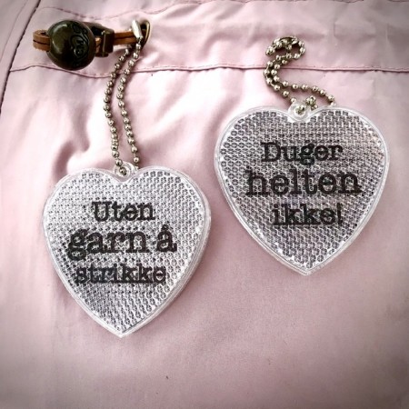 REFLEKS - Uten garn å strikke.. duger helten ikke!